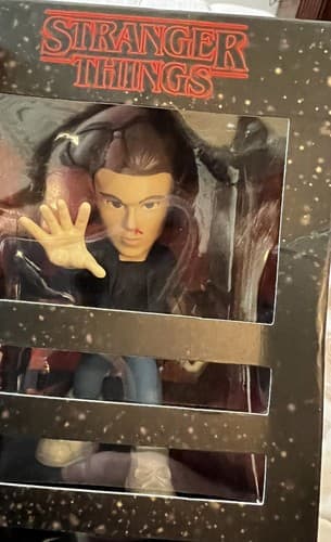 Stranger Things Culturefly Eleven Action Vinyl Figure Netflix In Original Box - Thumbnail 8