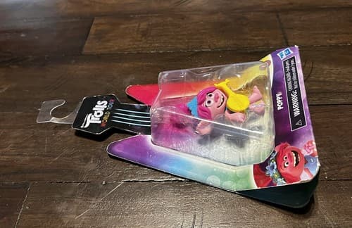 Trolls World Tour Figure - Poppy 2019 NEW NIP Doll - Thumbnail 4