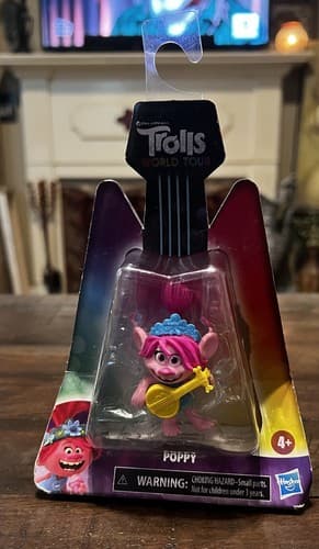 Trolls World Tour Figure - Poppy 2019 NEW NIP Doll - Thumbnail 2