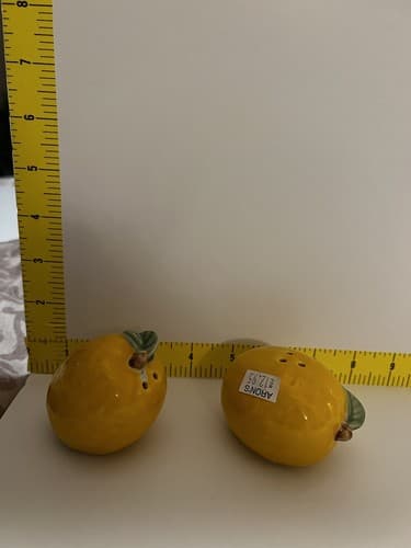 Lemon Salt and Pepper Shaker Set Yellow Fun Sunshine Complete NEW Collectible - Thumbnail 4