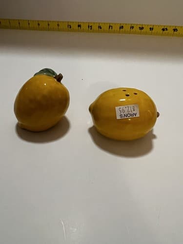 Lemon Salt and Pepper Shaker Set Yellow Fun Sunshine Complete NEW Collectible - Thumbnail 3