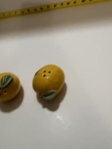 Lemon Salt and Pepper Shaker Set Yellow Fun Sunshine Complete NEW Collectible - Thumbnail 5