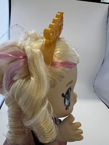 Moose Toys Kindi Kids Tiara Sparkles 10" Doll Bobblehead Princess - Thumbnail 6