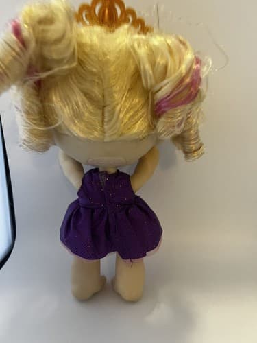 Moose Toys Kindi Kids Tiara Sparkles 10" Doll Bobblehead Princess - Thumbnail 3