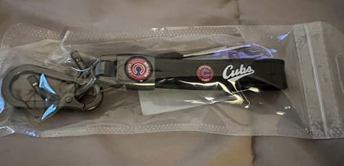 CHICAGO CUBS Genuine Leather Keychain Key Chain Ring Fob Holder Baseball NEW - Thumbnail 2