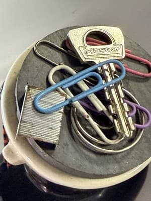 Amy Hardacre Magnetic Head Paper Clip Series Holder 2006 Desk Decor Art Deco Mod - Thumbnail 10