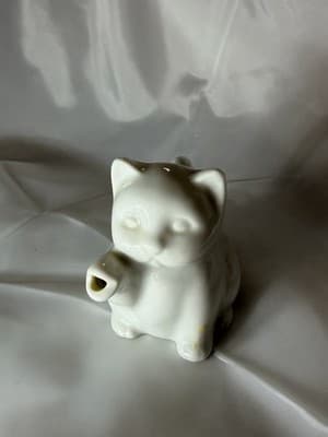 Vintage Kitty Cat Creamer White Porcelain Japan HIC Figure Kitchen Serving Piece