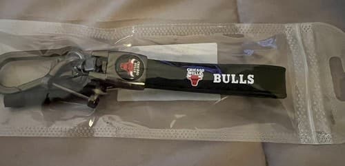 CHICAGO BULLS Genuine Leather Keychain Key Chain Ring Fob Holder Basketball NEW - Thumbnail 2