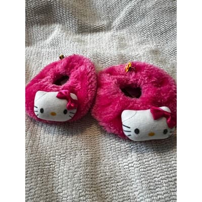 Build A Bear Workshop Hello Kitty With Bow Fuzzy Sanrio Shoes Set Pink NWOT - Thumbnail 2
