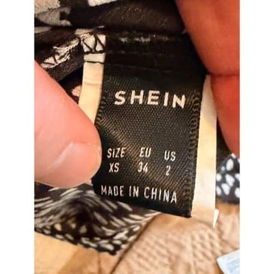 SHEIN Short Sleeve Summer Top XS Black White V Neckline Flutter Sleeves - Thumbnail 11