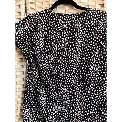 SHEIN Short Sleeve Summer Top XS Black White V Neckline Flutter Sleeves - Thumbnail 10