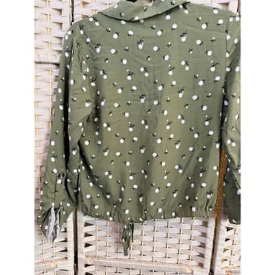 No Boundaries Breezy Summer Blouse Green S Floral Pattern Tie Front Waistband - Thumbnail 8
