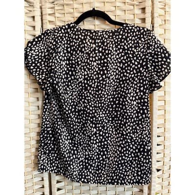 SHEIN Short Sleeve Summer Top XS Black White V Neckline Flutter Sleeves - Thumbnail 8