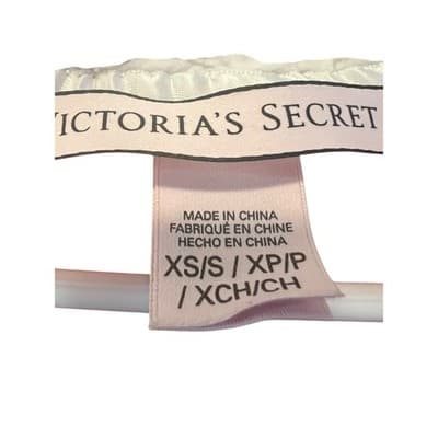 VICTORIA'S SECRET Cozy Plush Sherpa Hooded Robe Red Fleece Bathrobe - Thumbnail 2