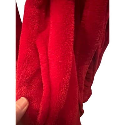 VICTORIA'S SECRET Cozy Plush Sherpa Hooded Robe Red Fleece Bathrobe - Thumbnail 6
