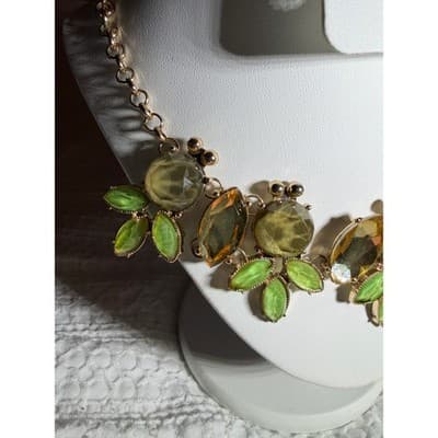 Vintage Green Crystal Statement Necklace Gold Tone Leaf Rhinestone Bib 16" - Thumbnail 7