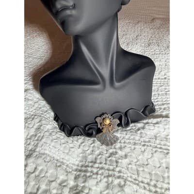 Kat’s Creations Vintage Angel Brooch Silver Tone Christmas Holiday Pin 1.5" - Thumbnail 2