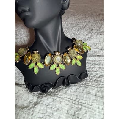 Vintage Green Crystal Statement Necklace Gold Tone Leaf Rhinestone Bib 16" - Thumbnail 2