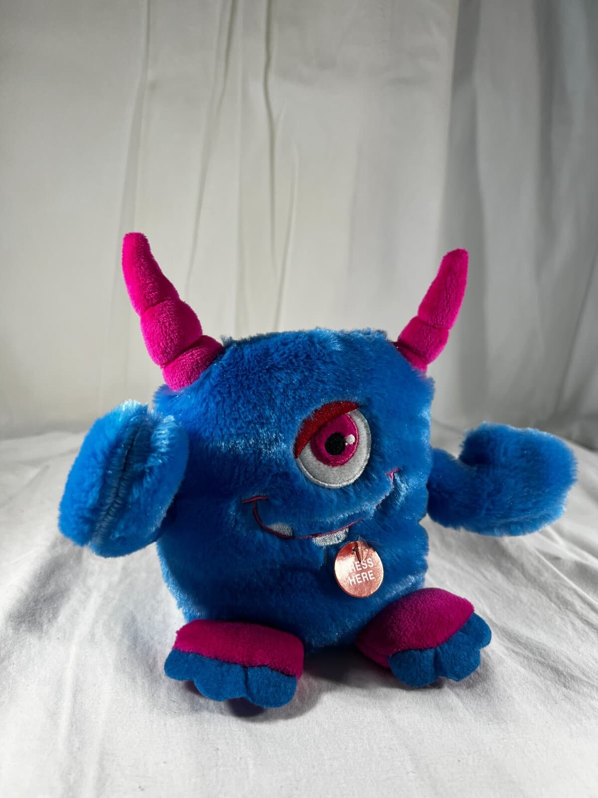 Sound N Light Animatronics Cyclops Monster Stuffed Toys Sings I Feel Good Works - Thumbnail 6