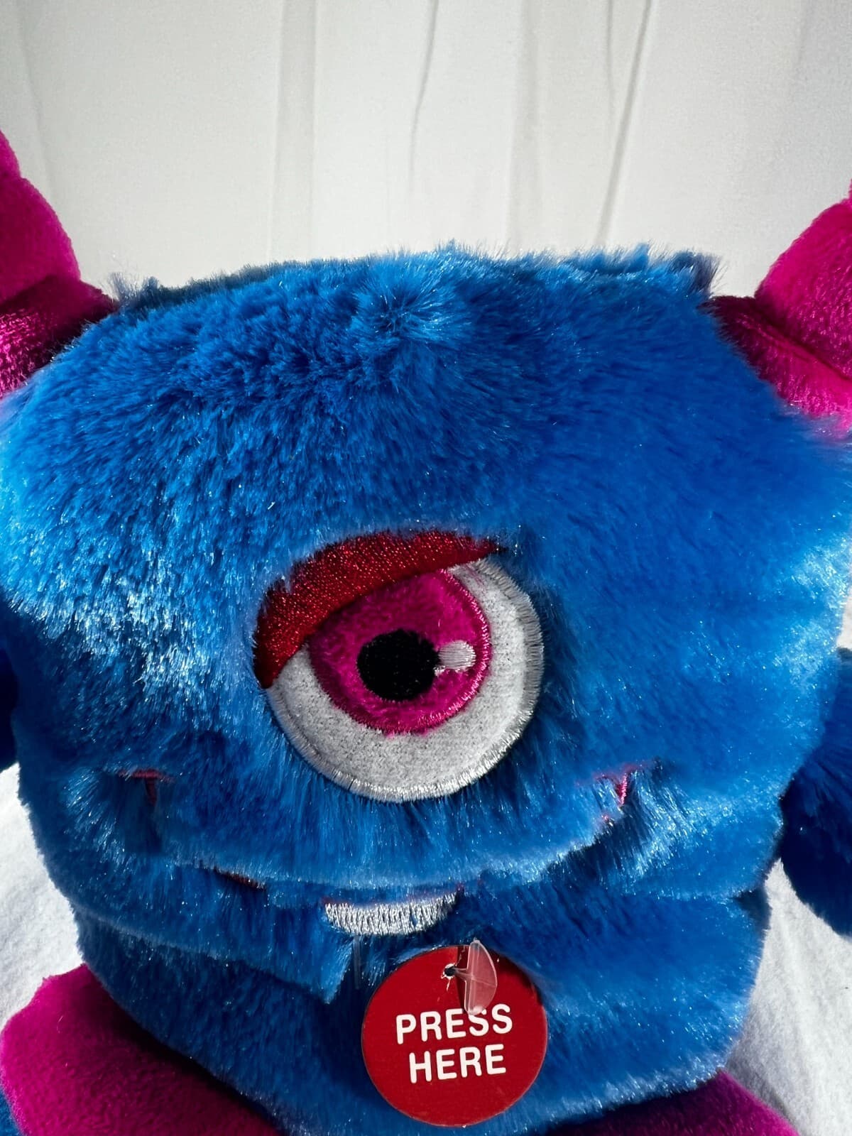 Sound N Light Animatronics Cyclops Monster Stuffed Toys Sings I Feel Good Works - Thumbnail 4