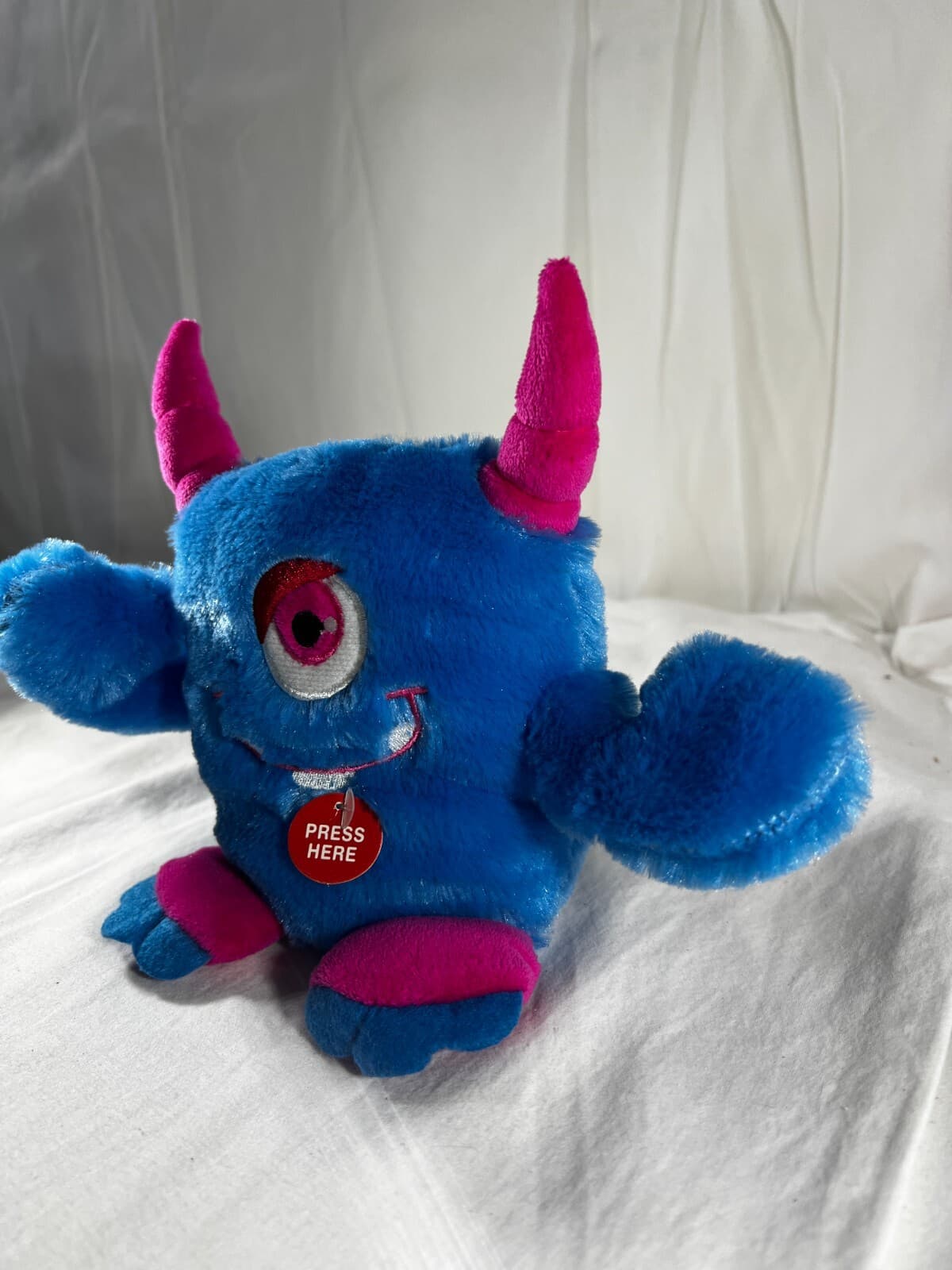 Sound N Light Animatronics Cyclops Monster Stuffed Toys Sings I Feel Good Works - Thumbnail 5