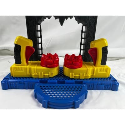 Batman Battle Cave Batcave 2016 Mattel DC Comics 12x12 Battle Cave Only - Thumbnail 15
