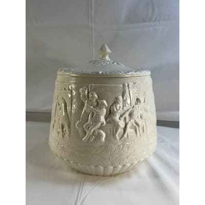 Majolica Tam O'Shanter Like Cookie Jar Canister MCM Detailed 9"x9" Ivory White - Thumbnail 3