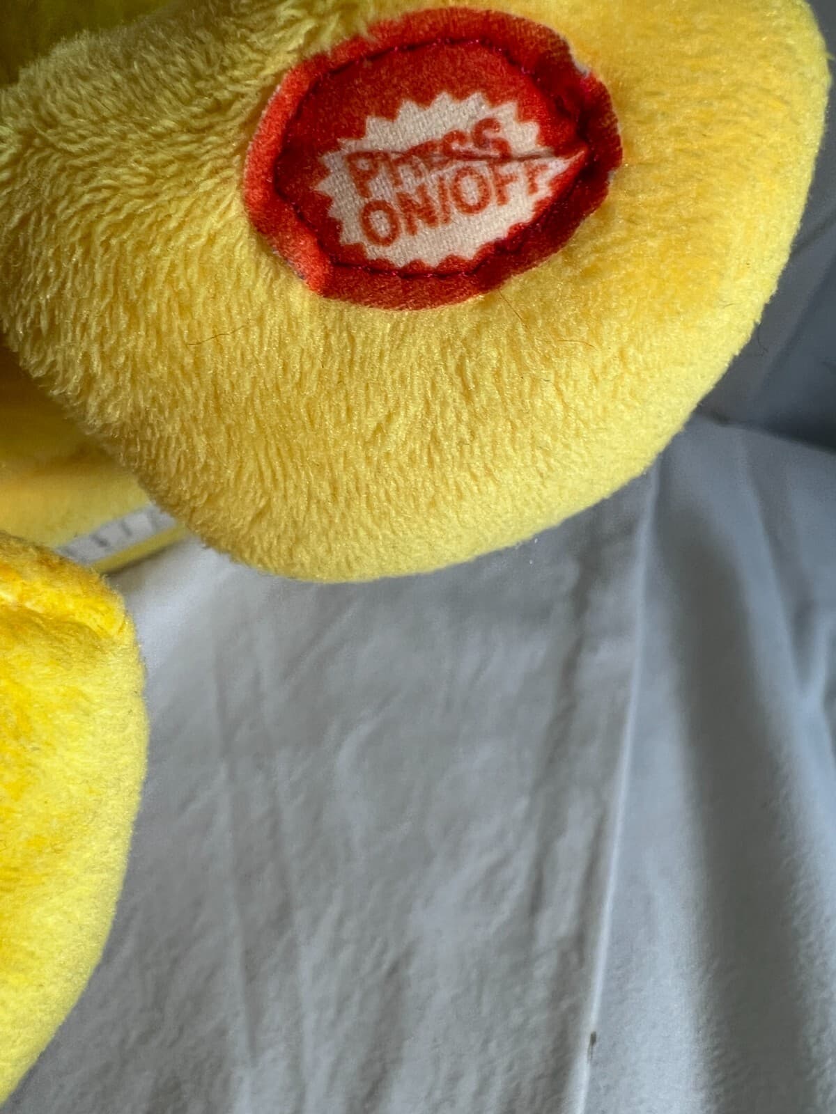 Sound N Light Animatronics Sing and Dance Easter Yellow Duck 2009 Works Nice - Thumbnail 9