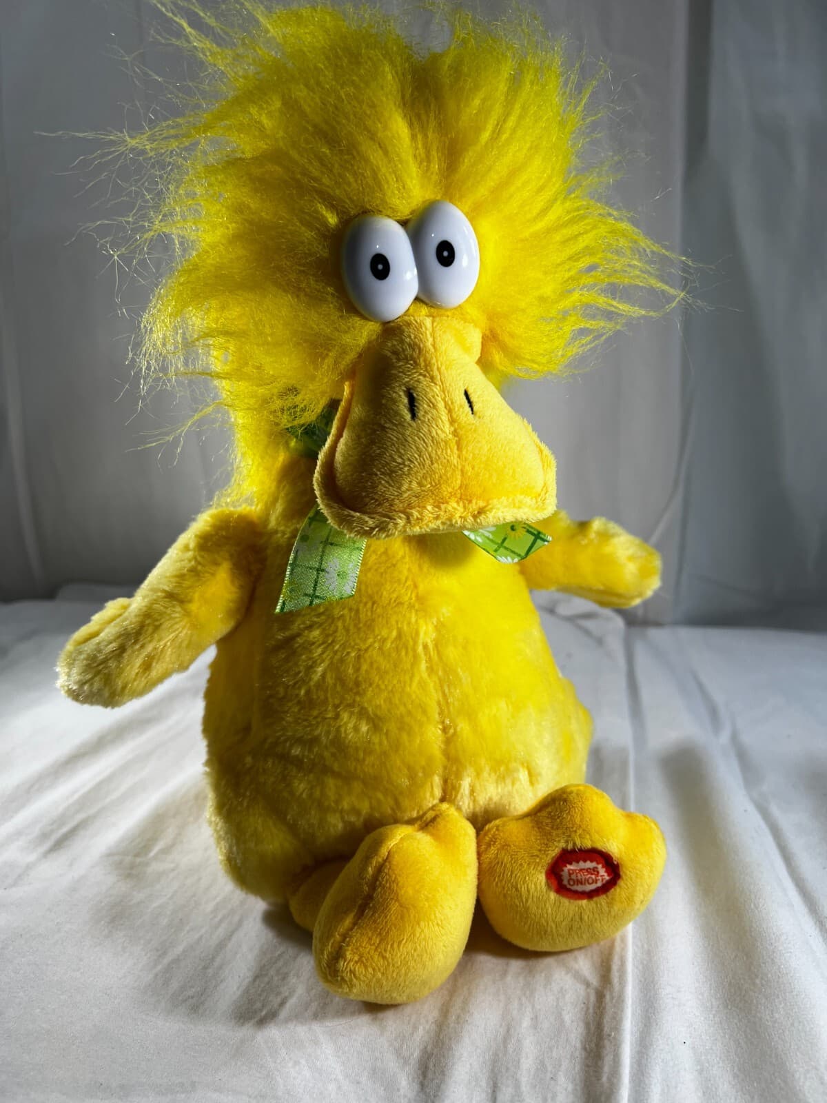Sound N Light Animatronics Sing and Dance Easter Yellow Duck 2009 Works Nice - Thumbnail 6