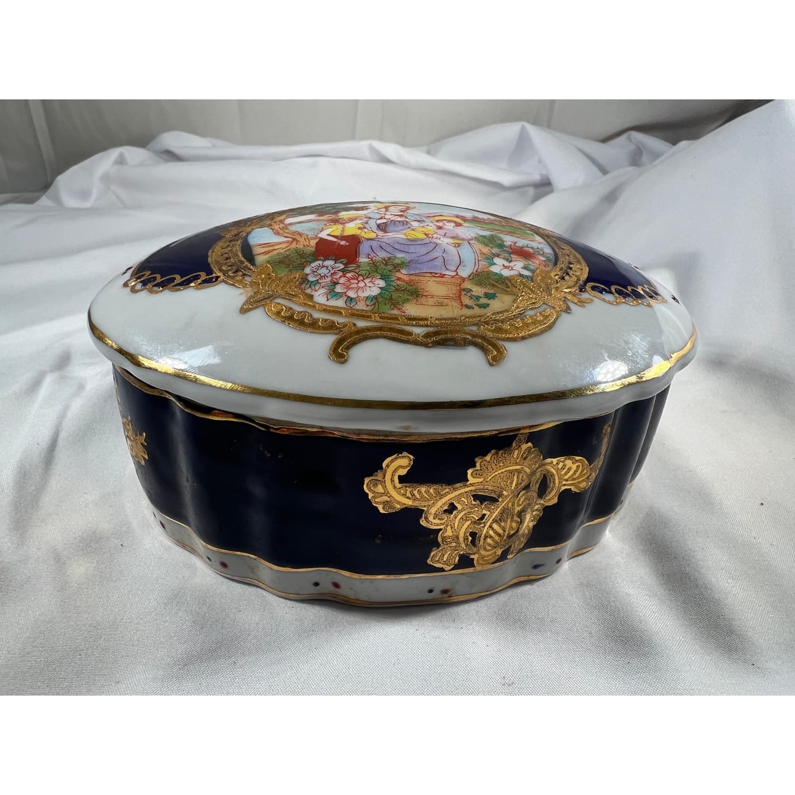 L.F. Limoges P.R.C. Fine Porcelain Trinket Box with Lid RARE Religious Vintage - Thumbnail 3
