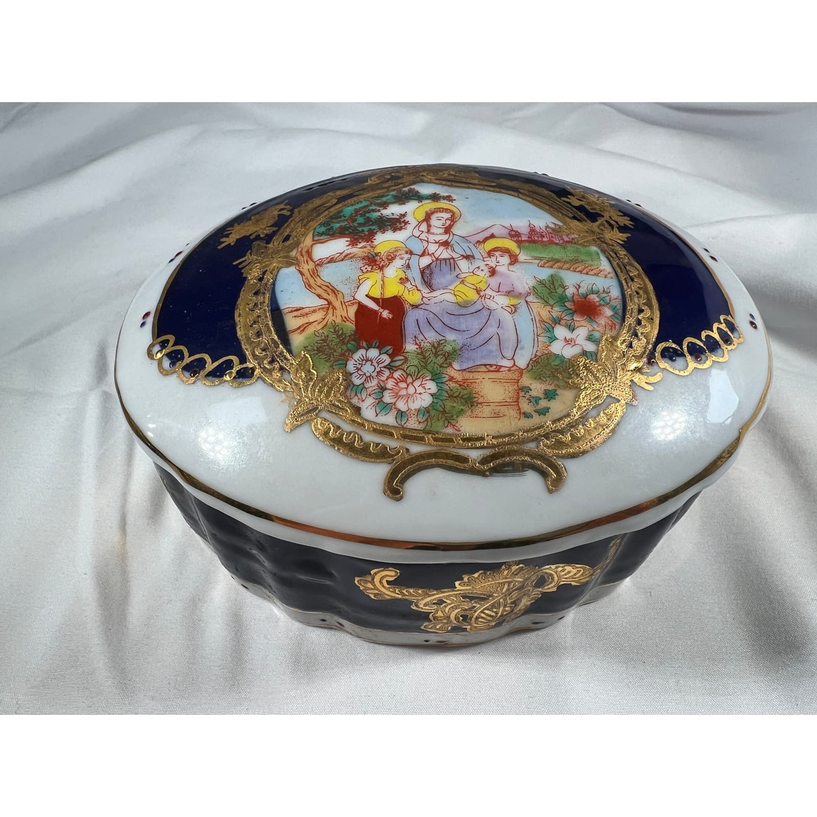 L.F. Limoges P.R.C. Fine Porcelain Trinket Box with Lid RARE Religious Vintage - Thumbnail 5