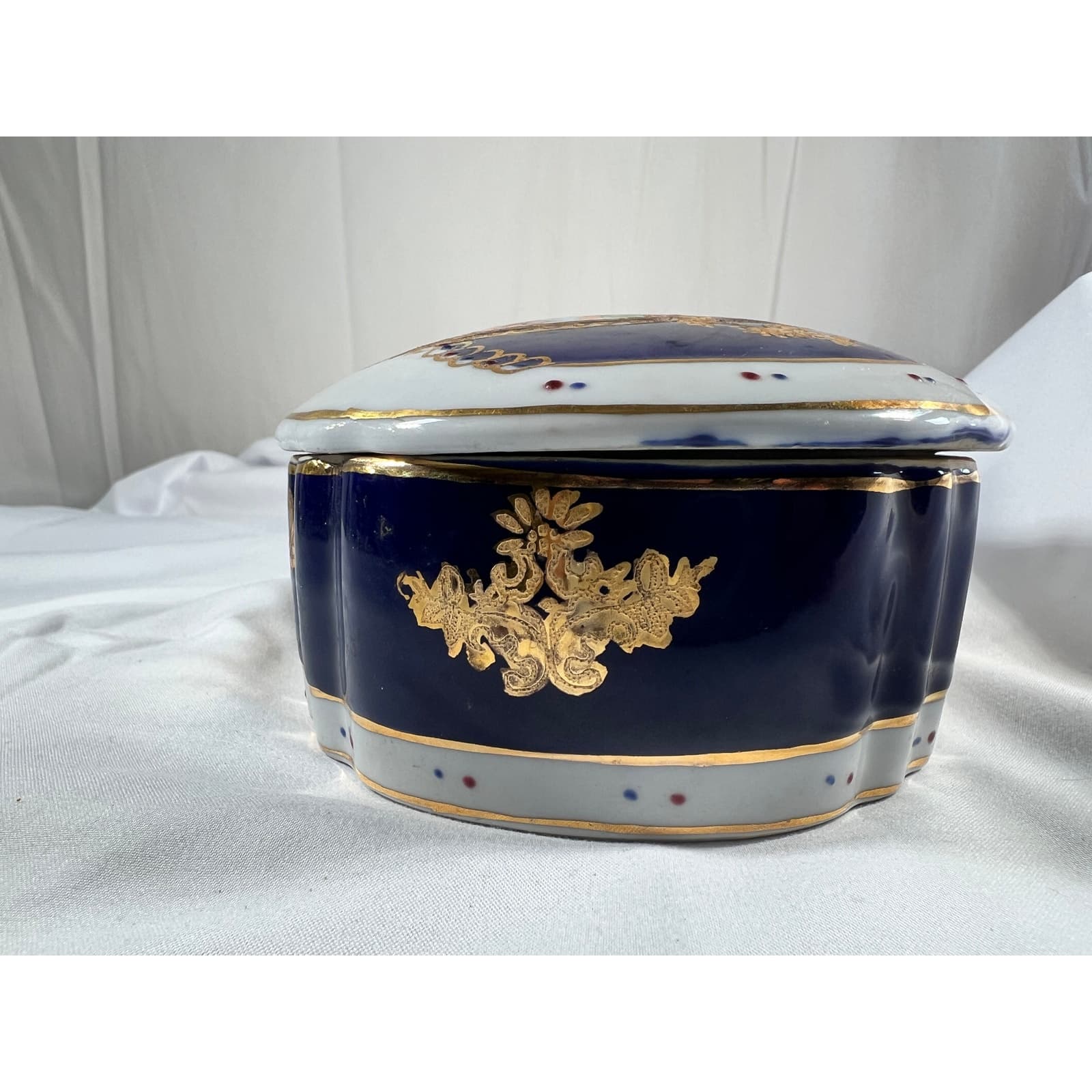 L.F. Limoges P.R.C. Fine Porcelain Trinket Box with Lid RARE Religious Vintage - Thumbnail 9