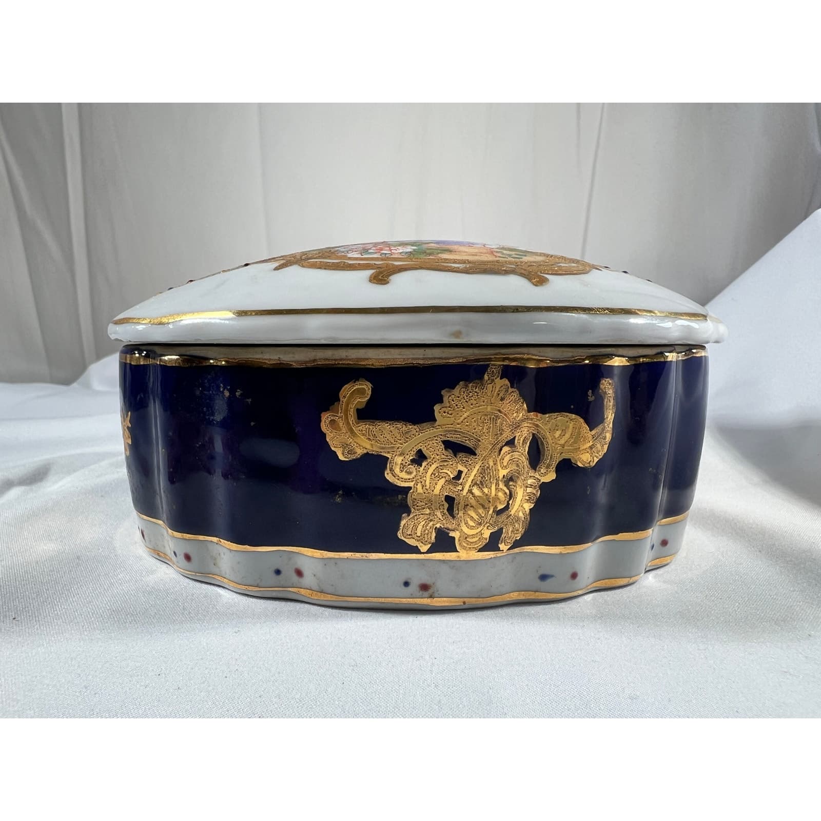 L.F. Limoges P.R.C. Fine Porcelain Trinket Box with Lid RARE Religious Vintage - Thumbnail 13