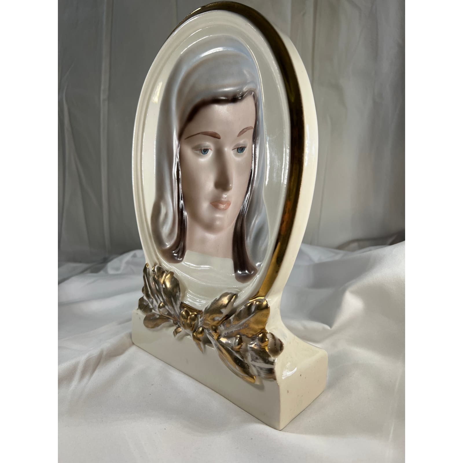 Gorgeous Virgin Mary Face Religious Concave Porcelain Statue Vintage Decor 7x12 - Thumbnail 4