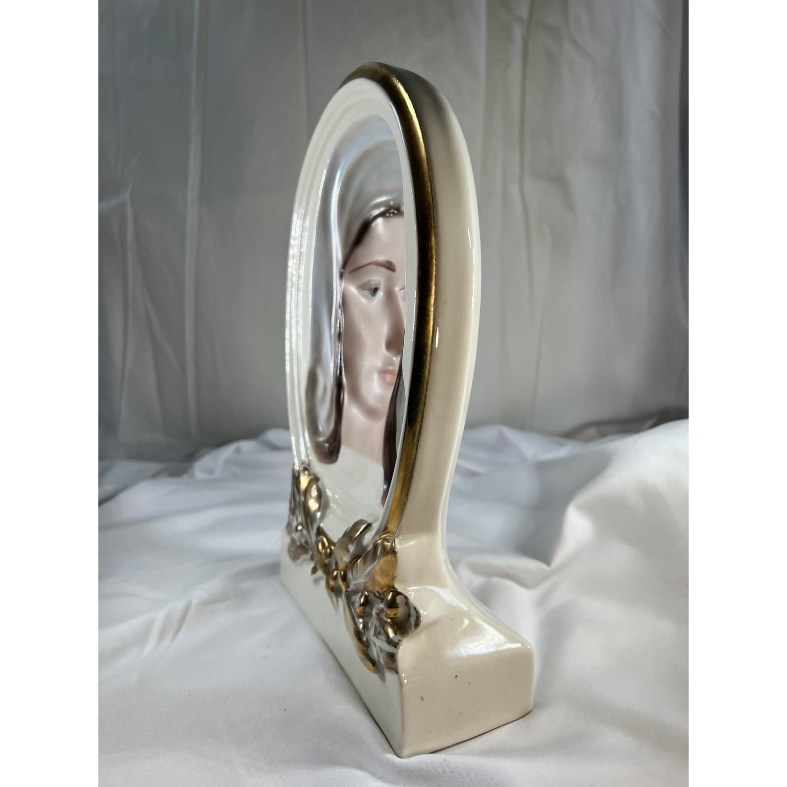 Gorgeous Virgin Mary Face Religious Concave Porcelain Statue Vintage Decor 7x12 - Thumbnail 8