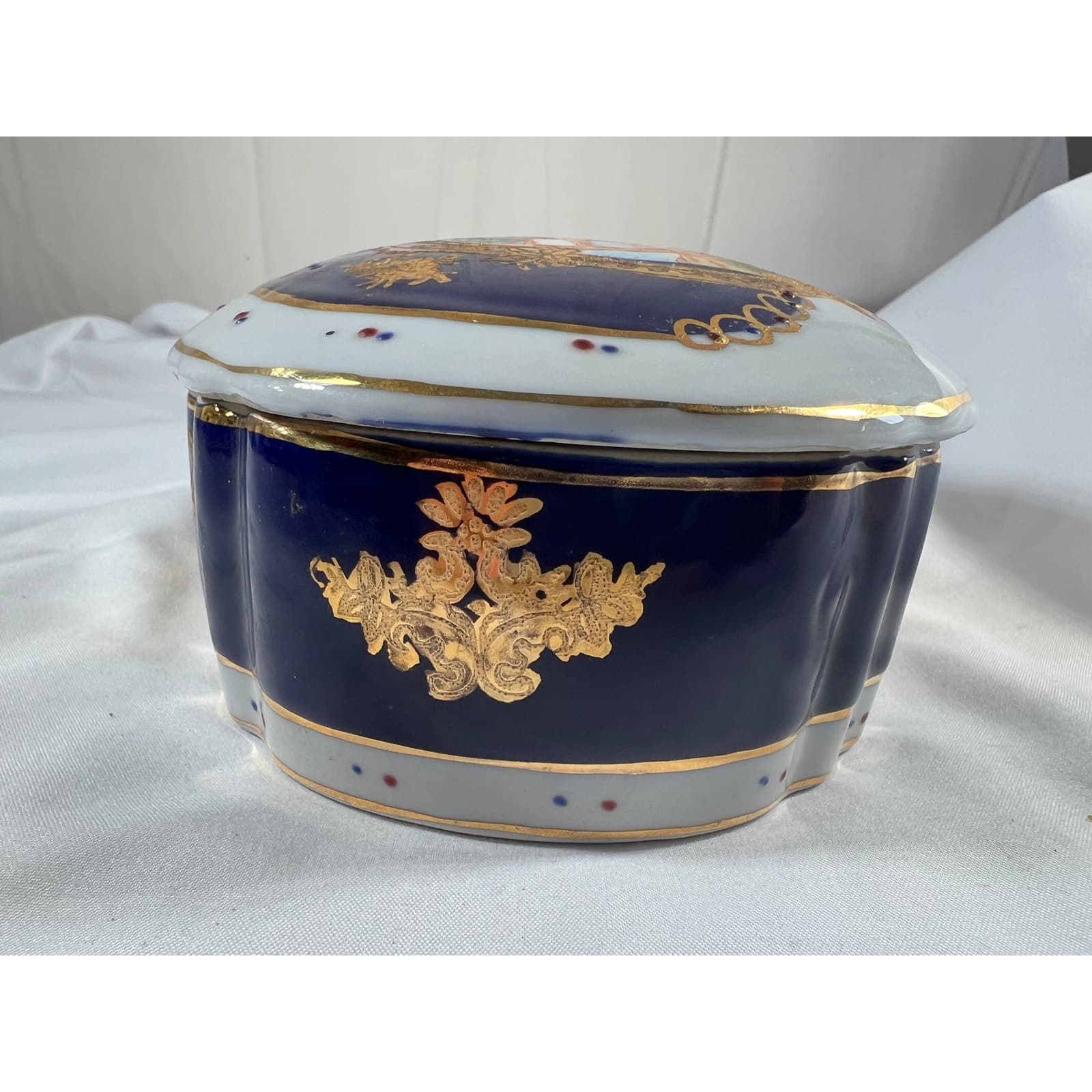 L.F. Limoges P.R.C. Fine Porcelain Trinket Box with Lid RARE Religious Vintage - Thumbnail 10