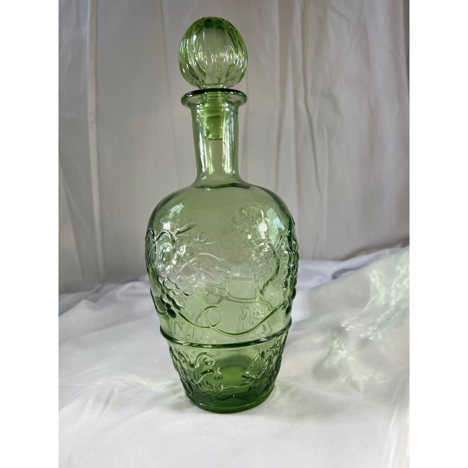 Light Green Glass Wine Bottle & Stopper MCM Vineyard Pattern Embossed Decanter - Thumbnail 3