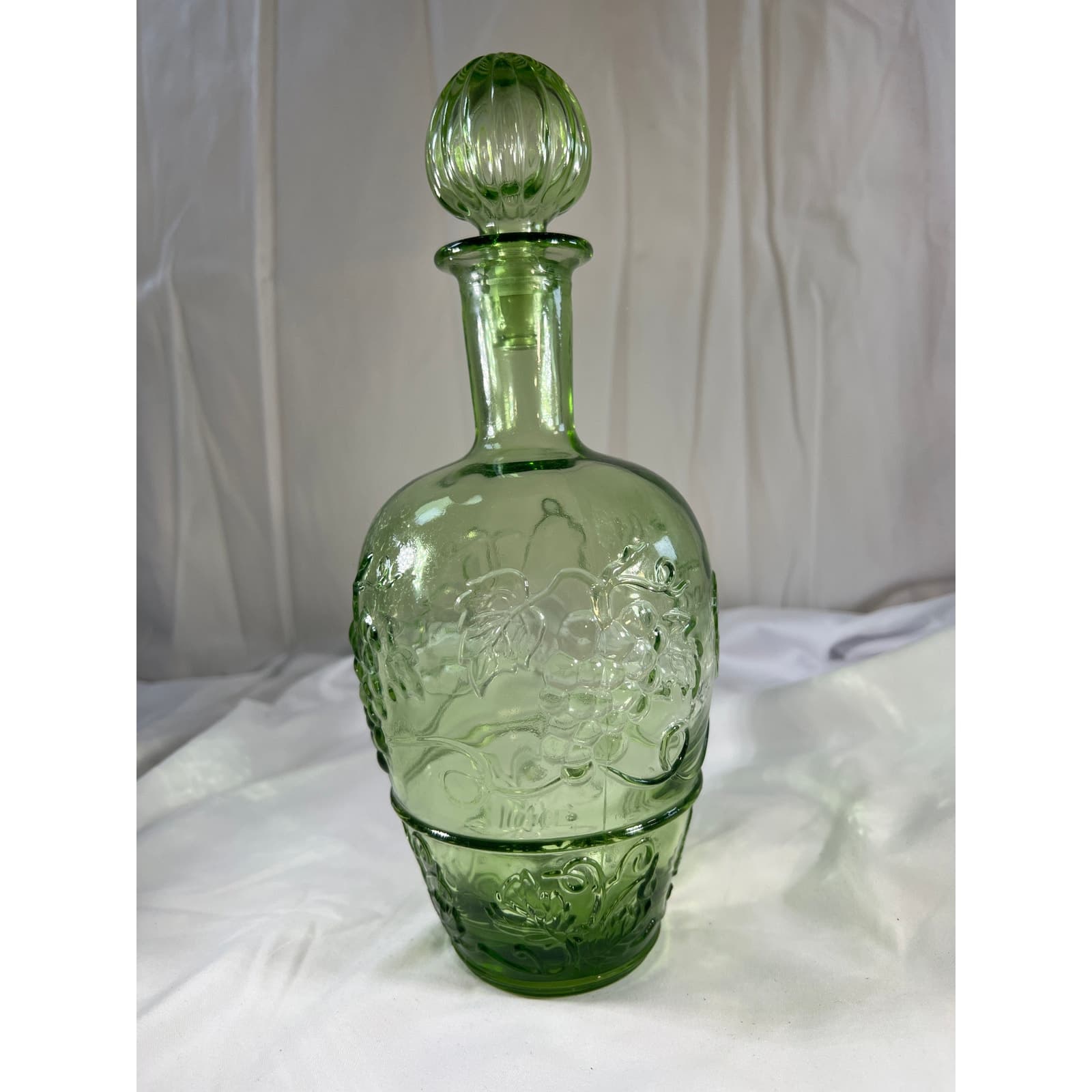 Light Green Glass Wine Bottle & Stopper MCM Vineyard Pattern Embossed Decanter - Thumbnail 6