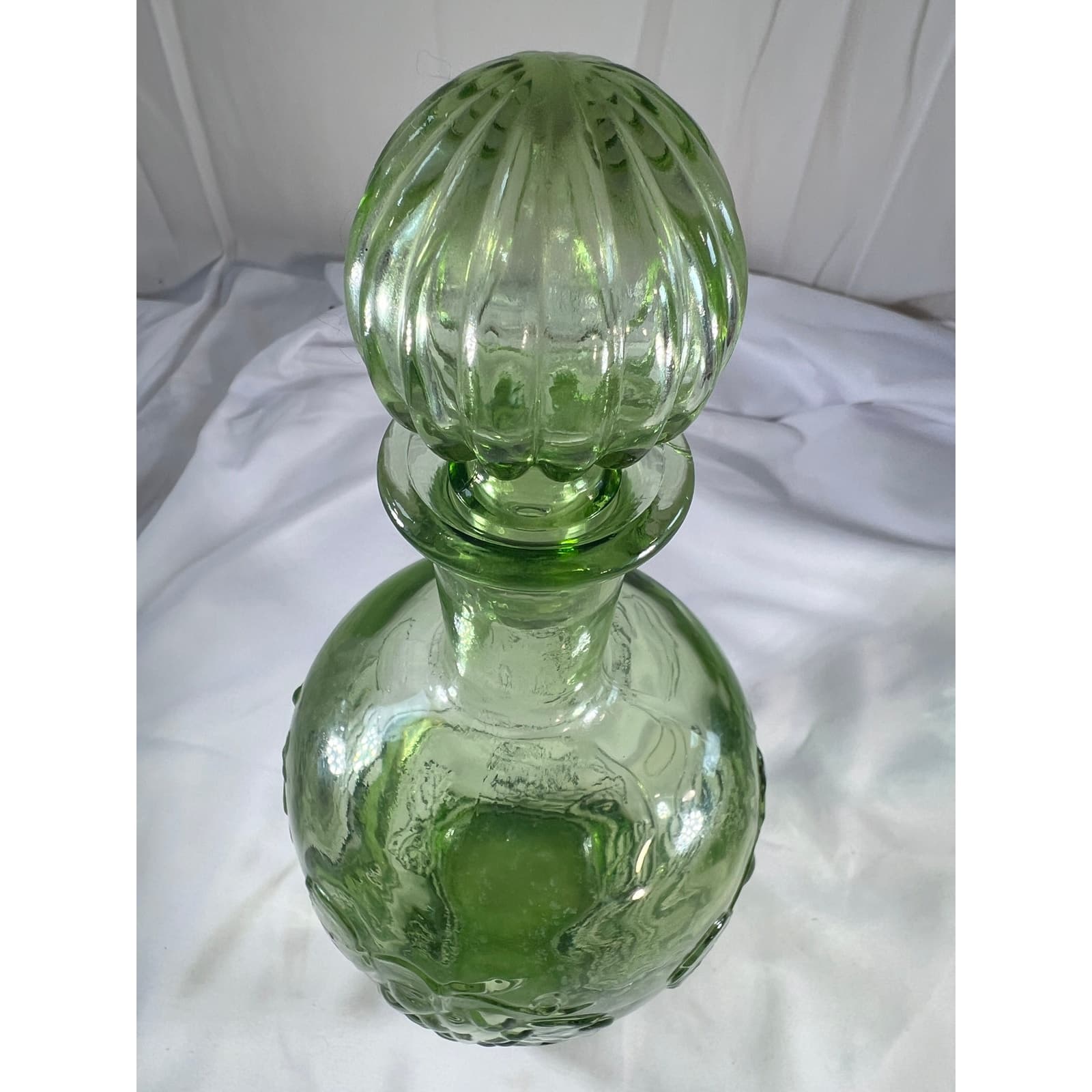 Light Green Glass Wine Bottle & Stopper MCM Vineyard Pattern Embossed Decanter - Thumbnail 10