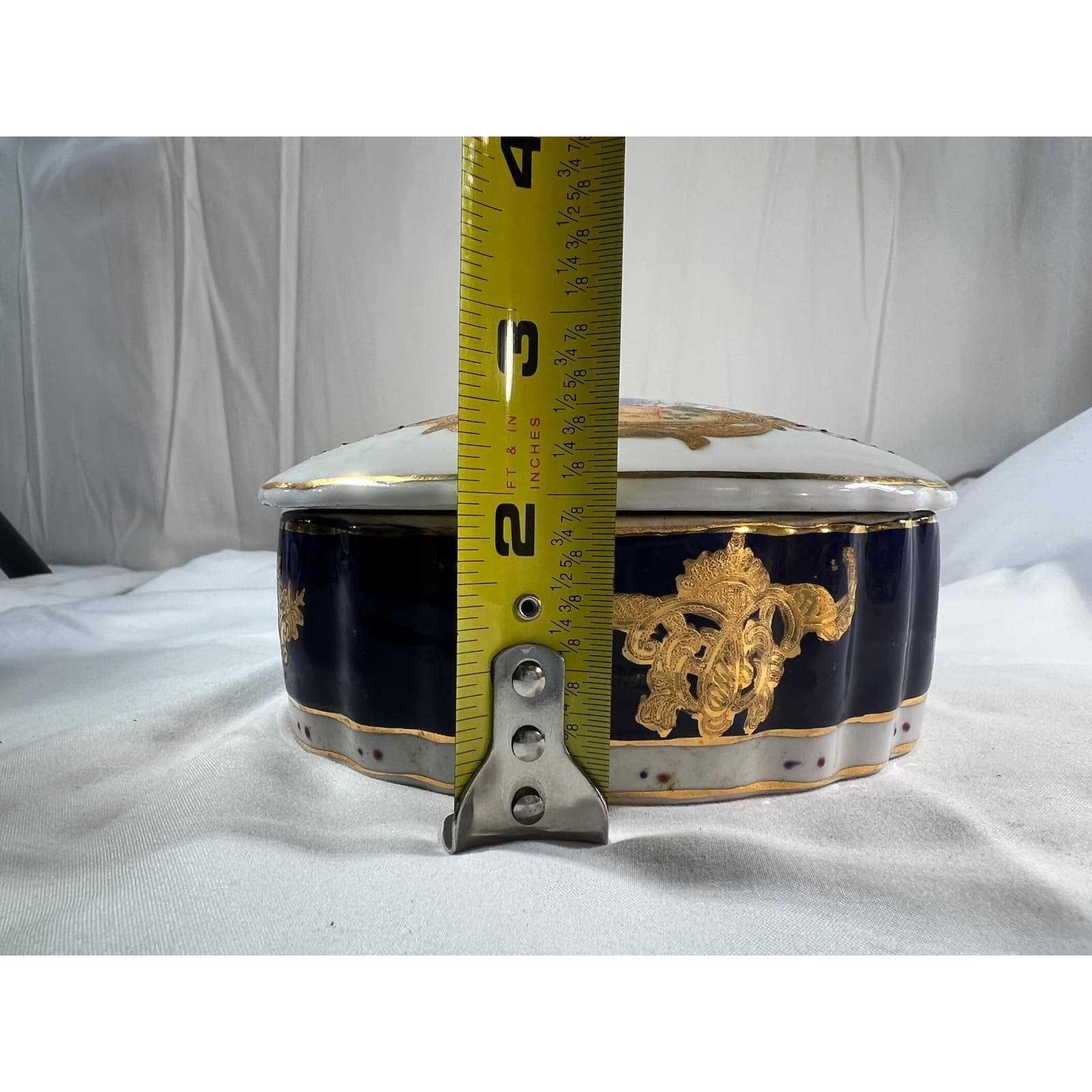 L.F. Limoges P.R.C. Fine Porcelain Trinket Box with Lid RARE Religious Vintage - Thumbnail 24