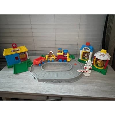 Fisher-Price Train Set Complete 2008 Conductor Animals Buildings Tracks Sign R/R - Thumbnail 3