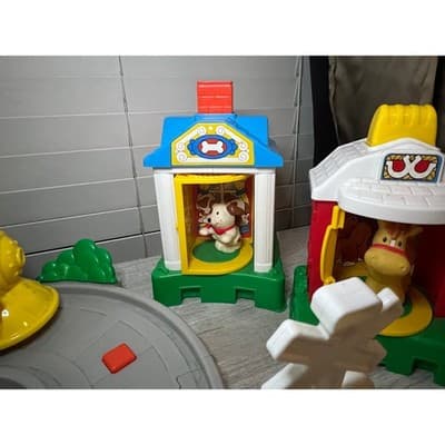 Fisher-Price Train Set Complete 2008 Conductor Animals Buildings Tracks Sign R/R - Thumbnail 10