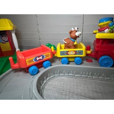 Fisher-Price Train Set Complete 2008 Conductor Animals Buildings Tracks Sign R/R - Thumbnail 11