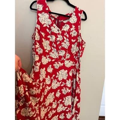 Women’s Red Floral Mini Dress Sleeveless Button Front Spring Summer Size Medium - Thumbnail 2
