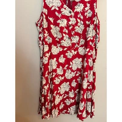 Women’s Red Floral Mini Dress Sleeveless Button Front Spring Summer Size Medium - Thumbnail 8