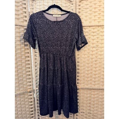 Tiffany & Grey Leopard Print Tiered Midi Dress M Black Gray Crew Neckline