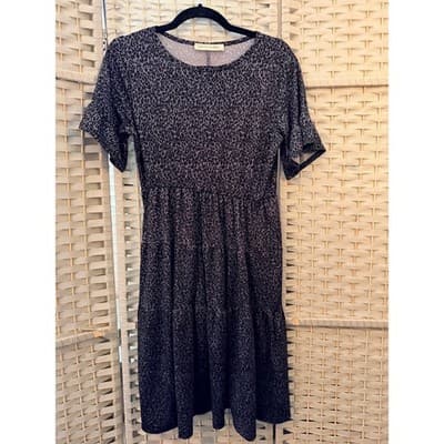 Tiffany & Grey Leopard Print Tiered Midi Dress M Black Gray Crew Neckline - Thumbnail 2