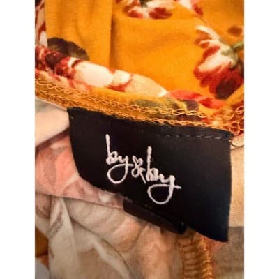 By & By Flower Print Short Cap Sleeve Blouse S Yellow Front Twist Details Crop - Thumbnail 12