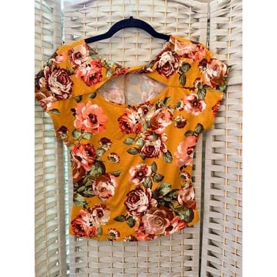 By & By Flower Print Short Cap Sleeve Blouse S Yellow Front Twist Details Crop - Thumbnail 8