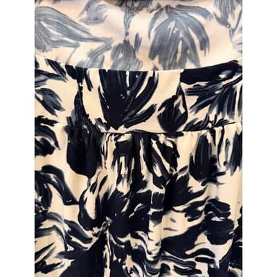 Jonden Floral Wide Square Neckline Three Quarter Length Sleeves Blouse Black - Thumbnail 4
